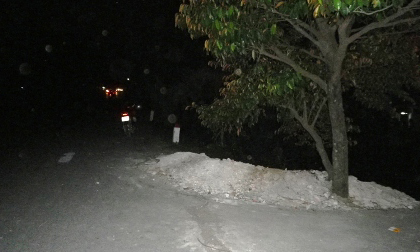 Phát hiện thi thể nam thanh niên nổi giữa hồ