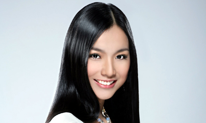 Cận cảnh vẻ đẹp thuần khiết của HH Thùy Lâm sau sinh