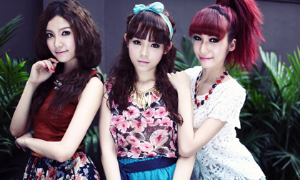 3 hot girl Hà thành rủ nhau... khóc