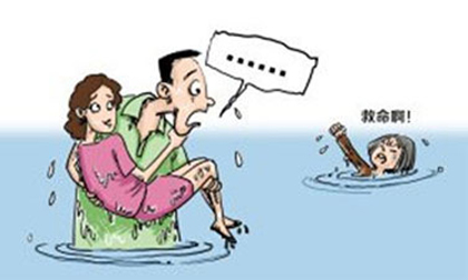 Tranh cãi vì chàng trai cứu vợ trước rồi mới đến mẹ