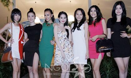 Ngọc Trinh vẫn nổi bật dù "lọt thỏm" giữa dàn siêu mẫu