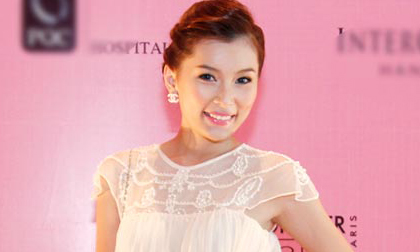 6 style váy 'quá khổ' đốn tim sao Việt