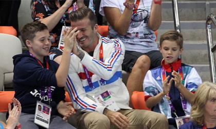 Bố con Beckham “bận rộn” cổ vũ Olympics London