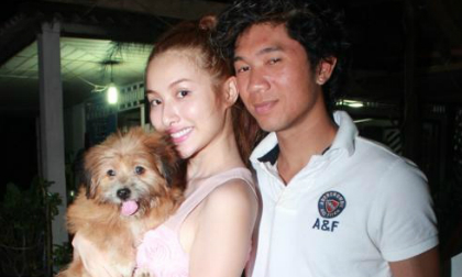 Lương Bằng Quang cực "phong trần" dắt bạn gái đi lướt ván