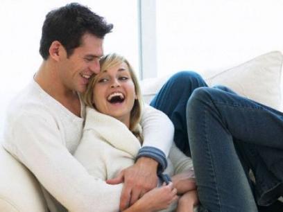 Bạn trai hay đụng chạm vào “núi đôi” của em thì có làm nó chảy xệ?