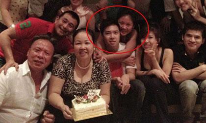 Văn Mai Hương choàng vai, bá cổ Lê Hiếu trong tiệc sinh nhật