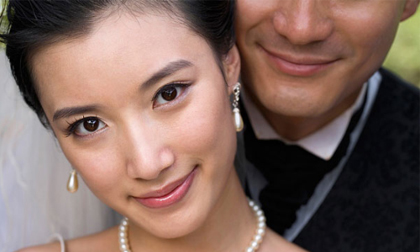 Trai Tây: Cua gái Việt dễ như ăn súp vậy?