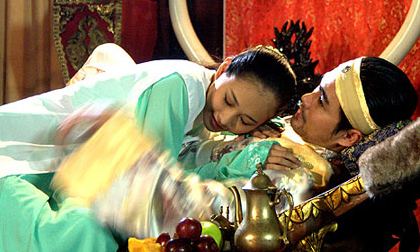 Sợ 'máu' ăn chơi vô độ của ông hoàng triều Lý