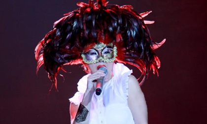 Hồng Nhung "lột xác" sau khi sinh con