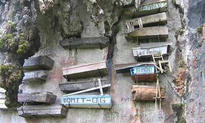 Những nghi lễ ma chay kỳ lạ trên thế giới