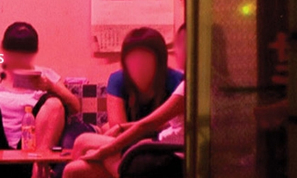 Phá ổ mại dâm chuyên phục vụ các ông già