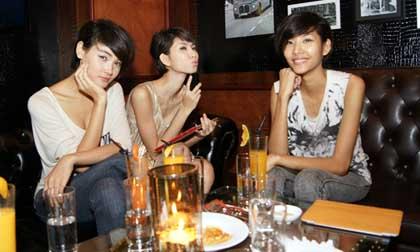 "Quý cô" next top model cà phê sau giờ diễn