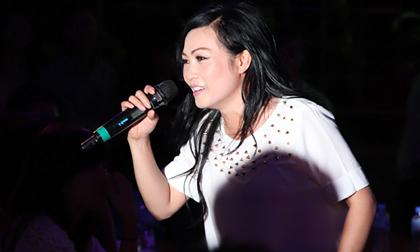 Phương Thanh "quậy" hết mình dù đang sốt