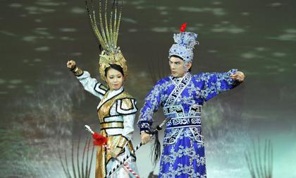 Mộc Quế Anh Cẩm Ly vừa đánh võ, vừa hát