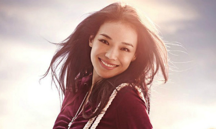 Thư Kỳ toả sáng cùng sắc nắng