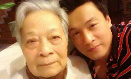 Lam Trường lần đầu "khoe" ảnh chụp với mẹ