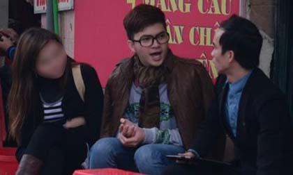 Nam Cường đón không khí lạnh Hà Nội bên trà đá vỉa hè