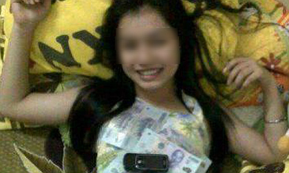 "Hot girl" hết khoe thân đến... khoe của