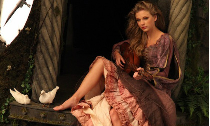 Taylor Swift xinh như công chúa trong cổ tích