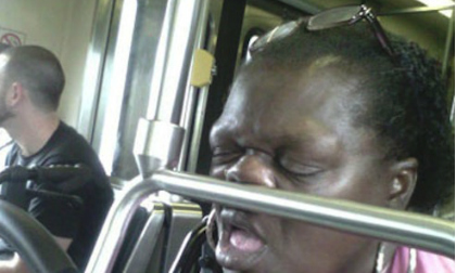 Những khoảnh khắc có 1-0-2 trên tàu điện 