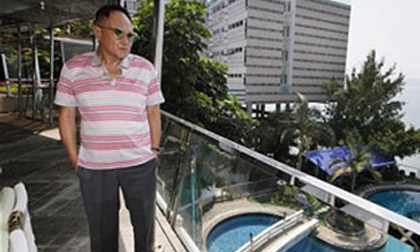 Tỷ phú tuyên bố từng "lên giường" với 10.000 phụ nữ