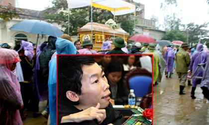 Tiễn đưa "hiệp sĩ" Nguyễn Công Hùng trong mưa lạnh