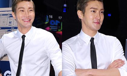 Si Won nổi bật với sơmi, tạp dề trắng trổ tài pha cafe