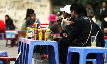 Bão giá, người bán nước chè "than" mỗi tháng lãi… vài chục triệu đồng