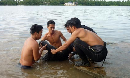 Đội cảnh sát 'vớt xác' ở Sài Gòn