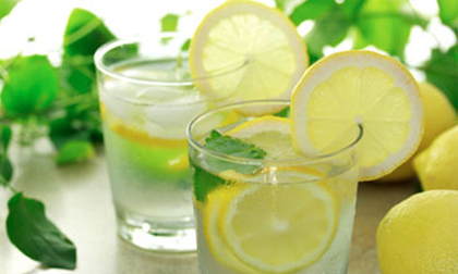 Lợi ích bất ngờ khi uống nước chanh vào buổi sáng