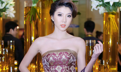 Ngọc Quyên rạng rỡ trong đêm tiệc