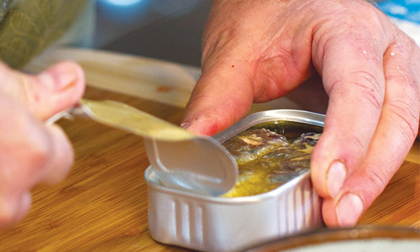 Đồ hộp nhiễm độc: ăn là liệt!