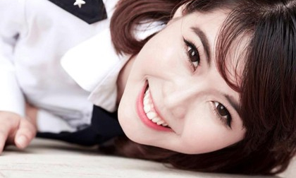 Áp lực của nữ sinh xinh đẹp nổi tiếng ở Học viện Hàng không