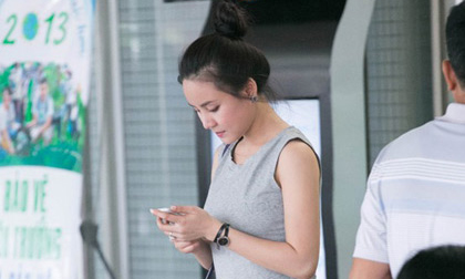 Vy Oanh thảnh thơi ở sân bay sau khi bị trộm