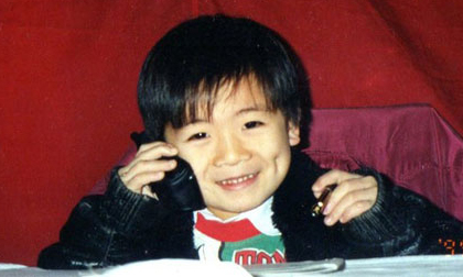 Ảnh ngày bé của 'thiếu gia nghìn tỷ' đi xe máy