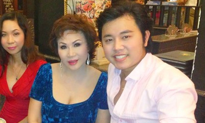 Vũ Hoàng Việt ra mắt người tình với bạn bè