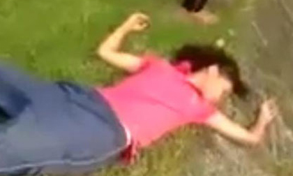 Nữ sinh bị đánh bất tỉnh vì... quá xinh đẹp