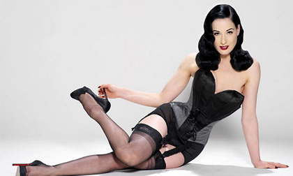 3 phụ nữ nổi tiếng với vòng eo siêu nhỏ