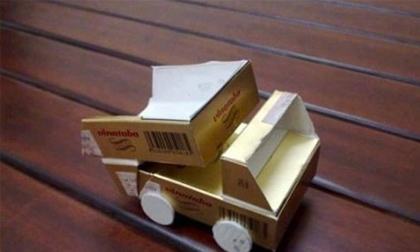 Ảnh vui: Hôn thì kệ chú!