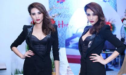 Siêu mẫu Hoàng Yến gợi cảm trong tiệc sinh nhật