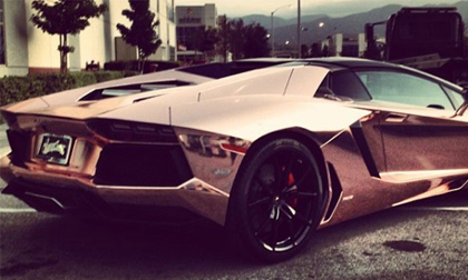 Rapper mang dòng máu Việt tậu siêu xe màu độc