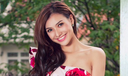 Hồng Quế dịu dàng với váy hoa