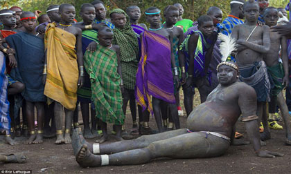 Bộ lạc quái đản: Càng béo càng đẹp!