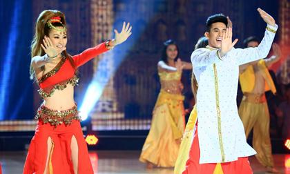 Ngân Khánh sexy "sánh đôi" cùng Hồ Vĩnh Khoa nhảy Ấn Độ