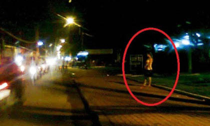 Gái làng chơi chiều khách 'lên bờ xuống ruộng'