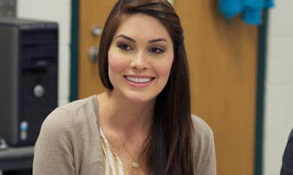 Tân Hoa hậu Hoàn vũ dễ thương khi nhạt phấn