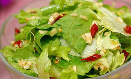 Salad rau diếp lợi tiêu hóa, an thần