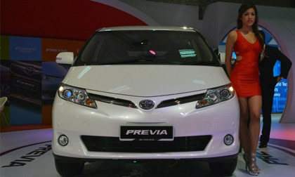 Cận cảnh Toyota Previa dùng máy Camry cũ cho Đông Nam Á