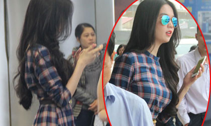 Ngọc Trinh và chị gái trở thành "tâm điểm" ở sân bay Nội Bài