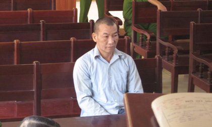 Chú hiếp dâm, thả cháu xuống giếng bịt đầu mối